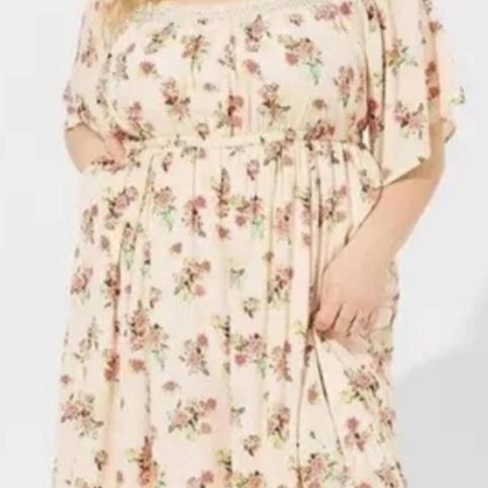 Torrid cream floral peasant dress with small pink and brown flowers, size 1x